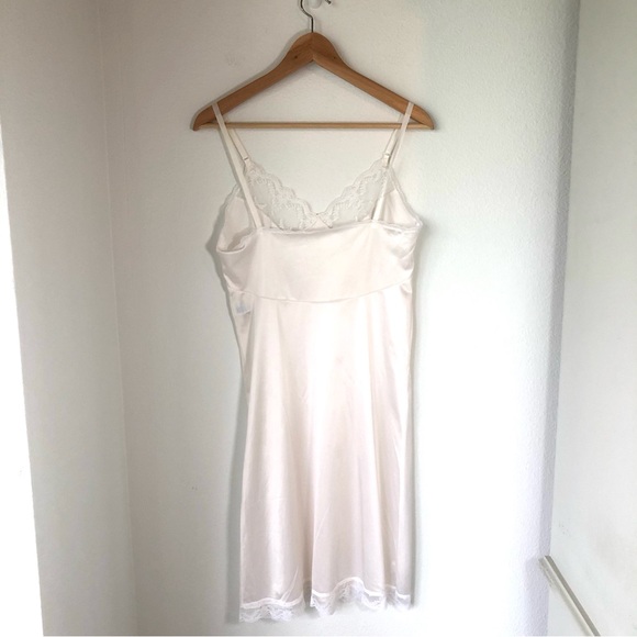Vintage Ashley Taylor White Slip Dress Women’s 34 B with Lace Trim, Size Small - Picture 5 of 12